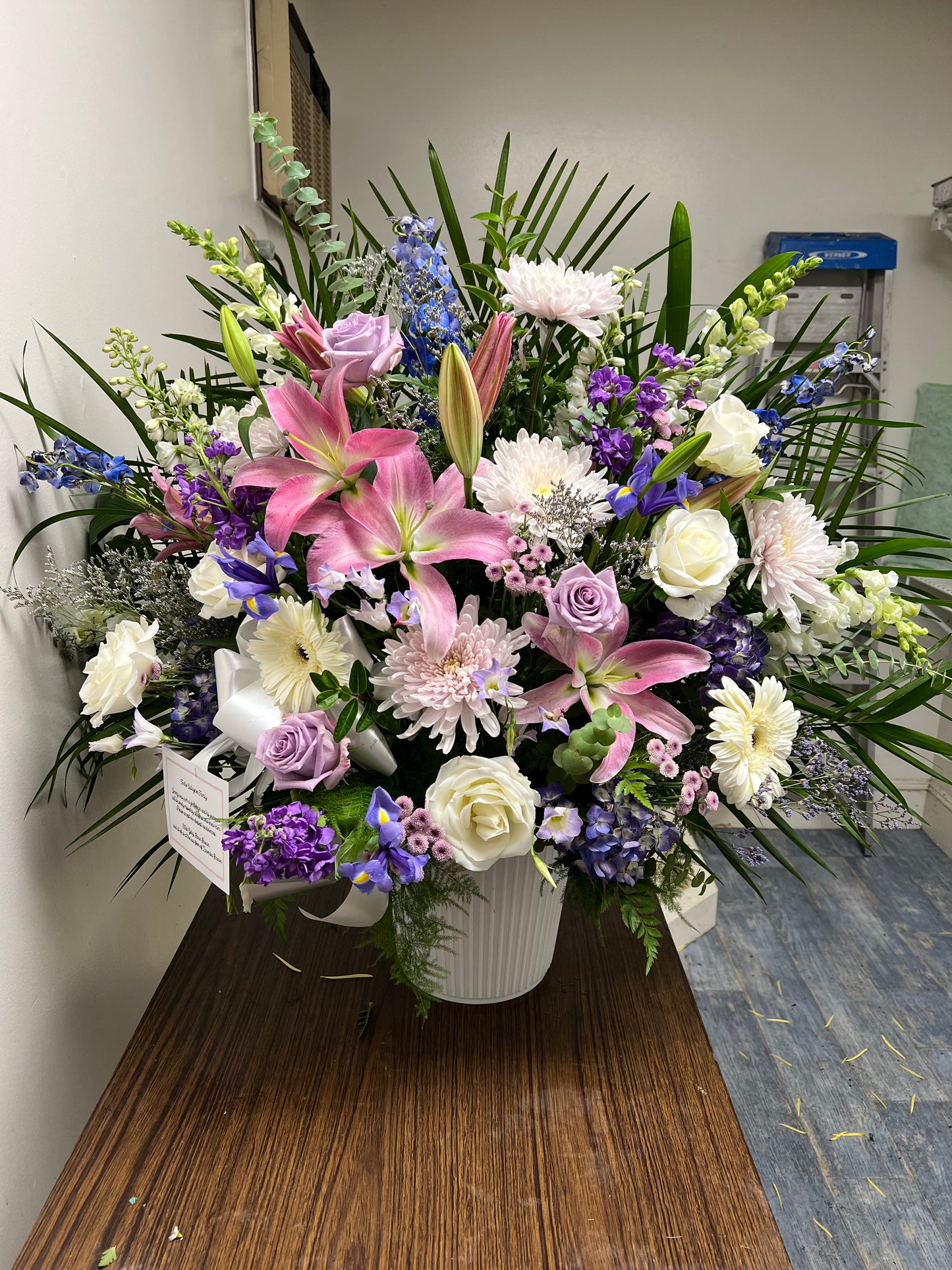 DS-254 (Sympathy basket arrangement)